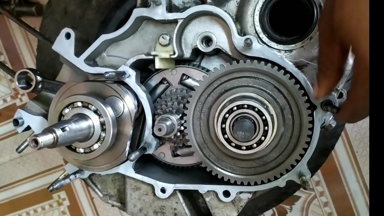 Engine Men Casing Fitting Bajaj Auto Rickshaw 2stock