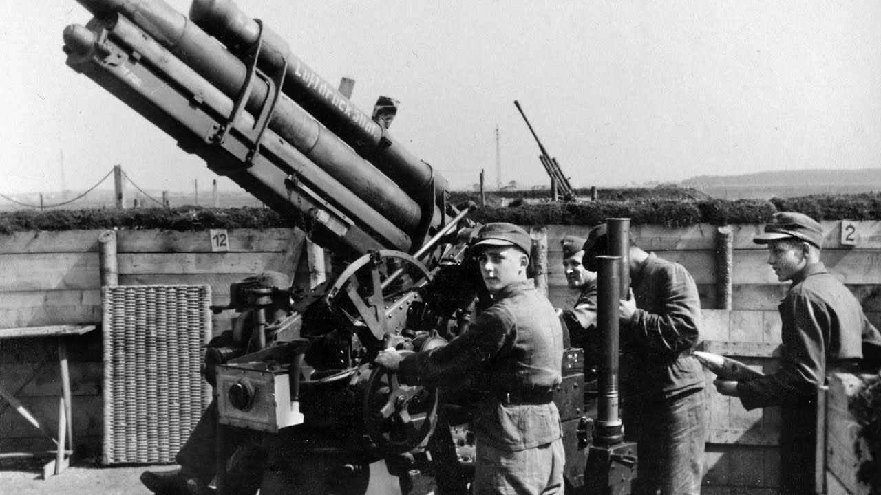Alliierte Bomberbesatzungen lachten &uuml;ber Deutschlands 'Monster' 128mm Flak &mdash; Bis sie sie in ...