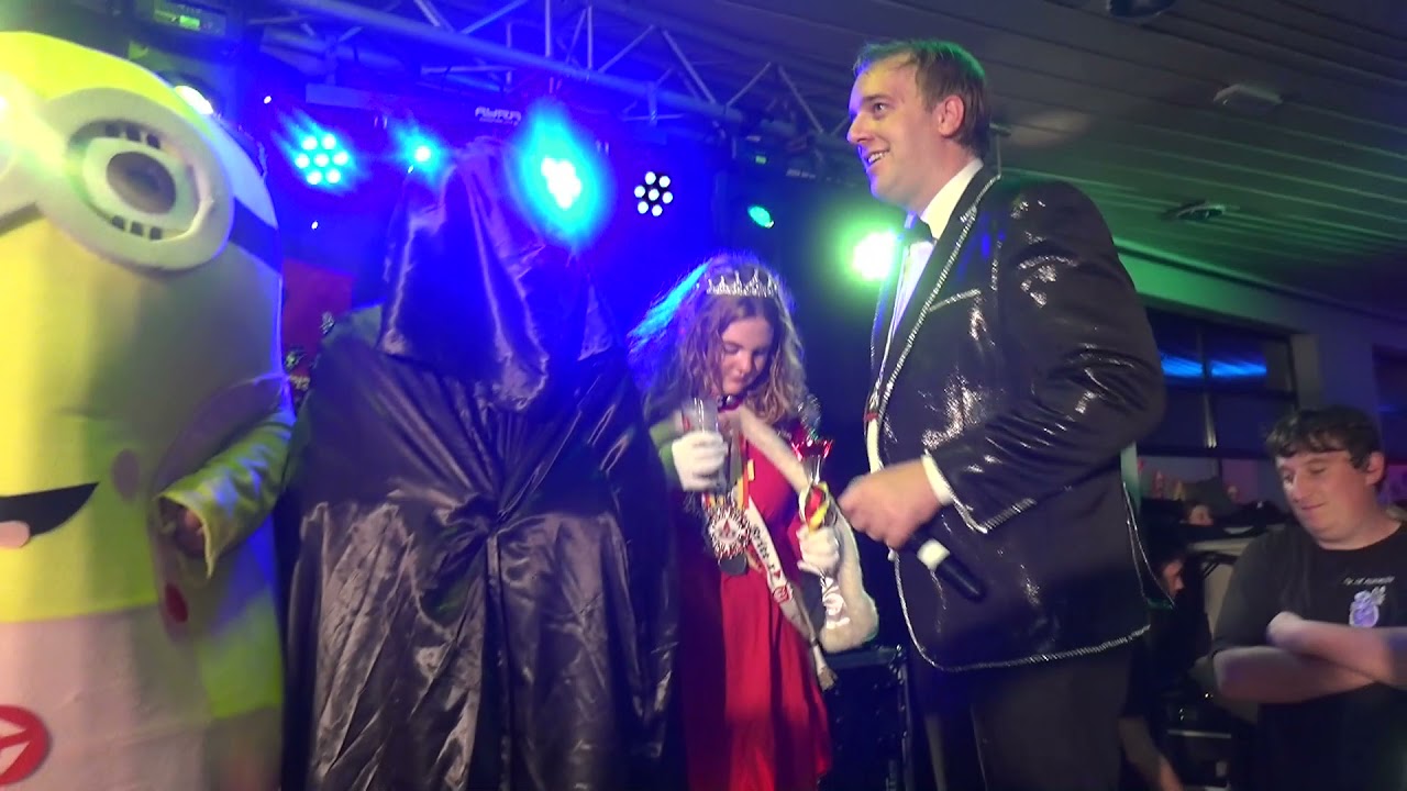 bekendmaking  van de  nieuwe  prins en prinses  en Nar -