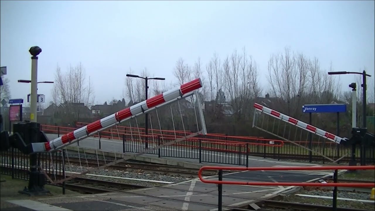 Spoorwegovergang Venray // Dutch railroad crossing