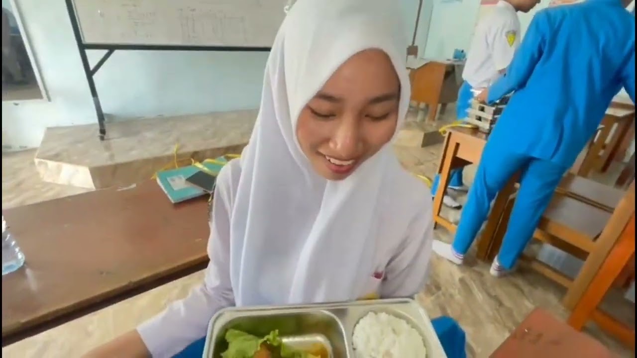 TUGAS VLOG BAHASA INGGRIS, VIRGINIA FIRSTY PUTRI HERMA/XII-4/30