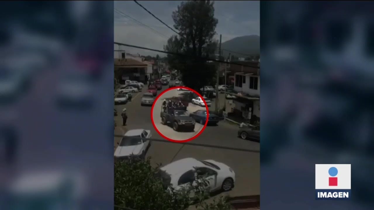 Autodefensas irrumpen con al menos 20 camionetas en Pátzcuaro | Noticias con Ciro Gómez Leyva