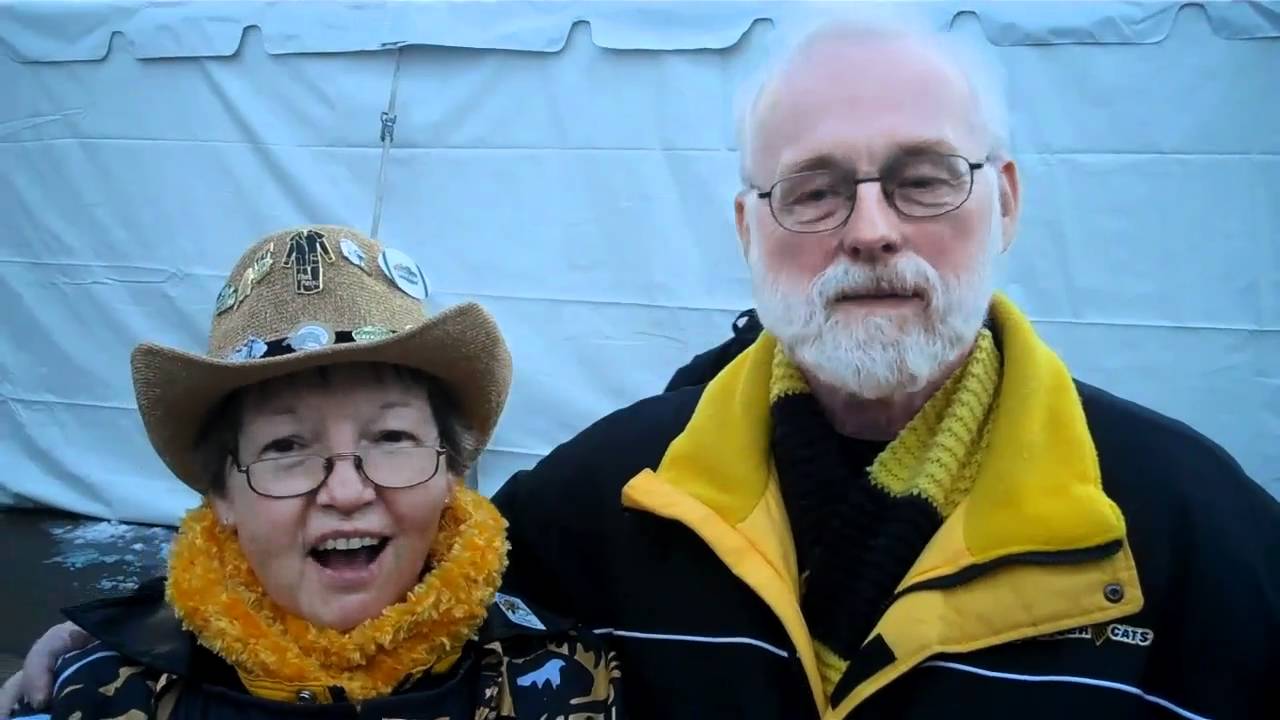 Ti-Cats Fans Belt Out The Oski Yell