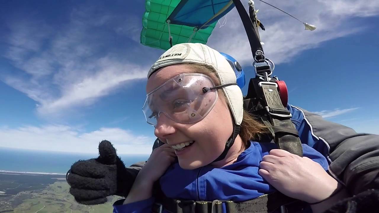 Skydiving at Parakai from 13,000ft!