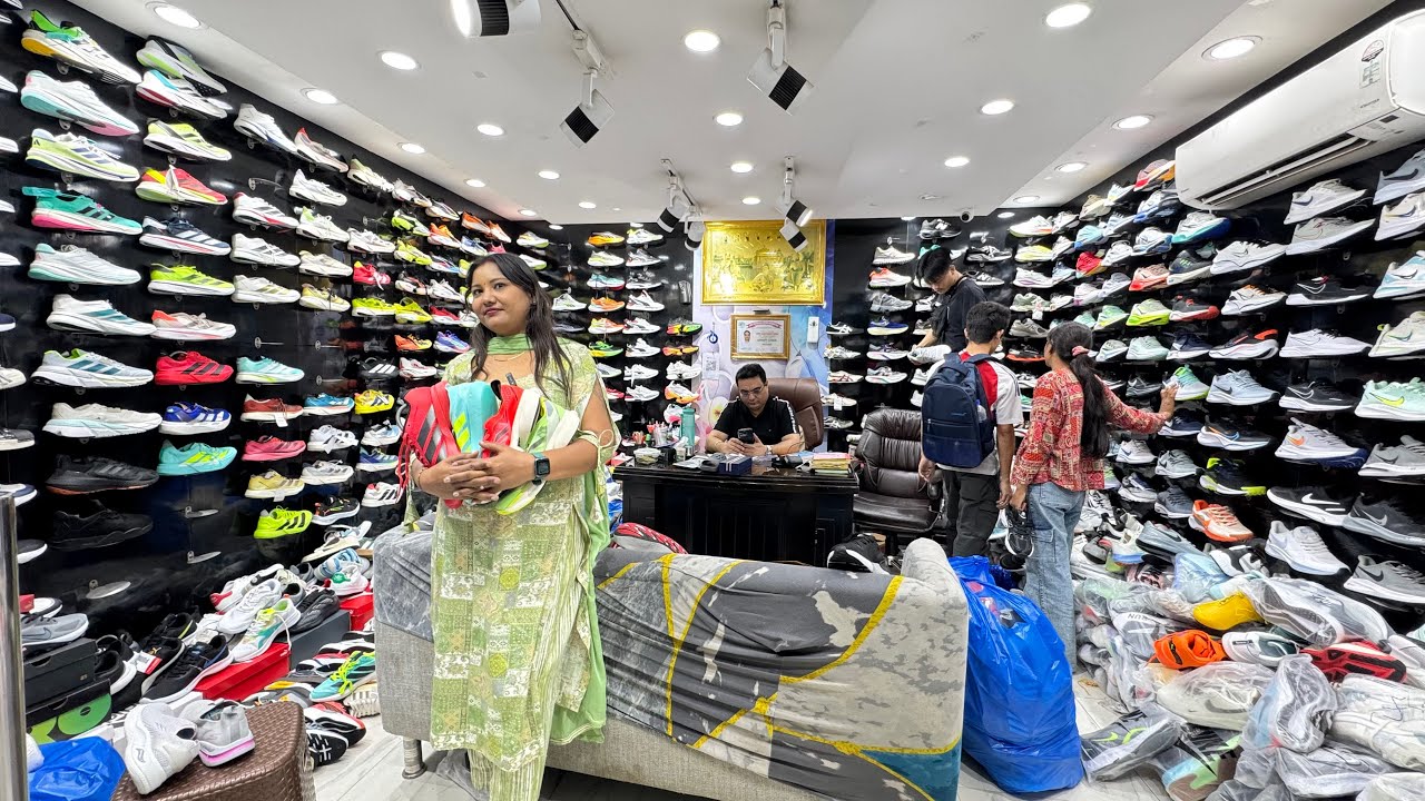 DELHI’s Biggest Wholesaler ॥ Branded Shoes in Delhi ॥ Top Quality Shoe Market ॥ Cheapest Shie Market