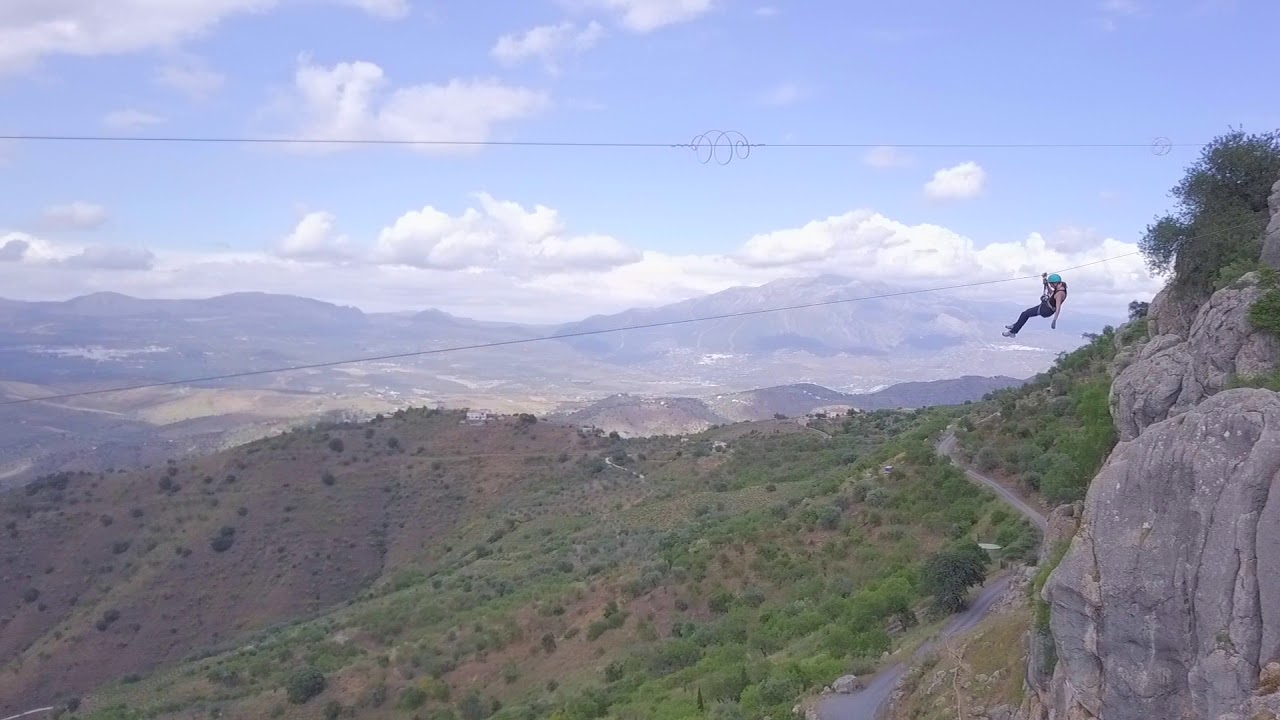 TIROLINA de Comares (Zipline)