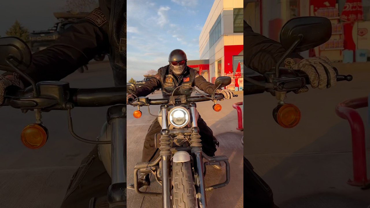 What&rsquo;s your thoughts? Which one do you like bars?#harleydavidson #softailstreetbob #chopper