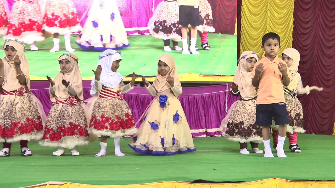kids performing on the Nasheed 