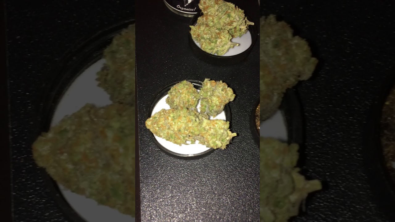 mrs buttersworth ( apricot Kush x cookies ) and Lemon Diesel with a side of bubblehash