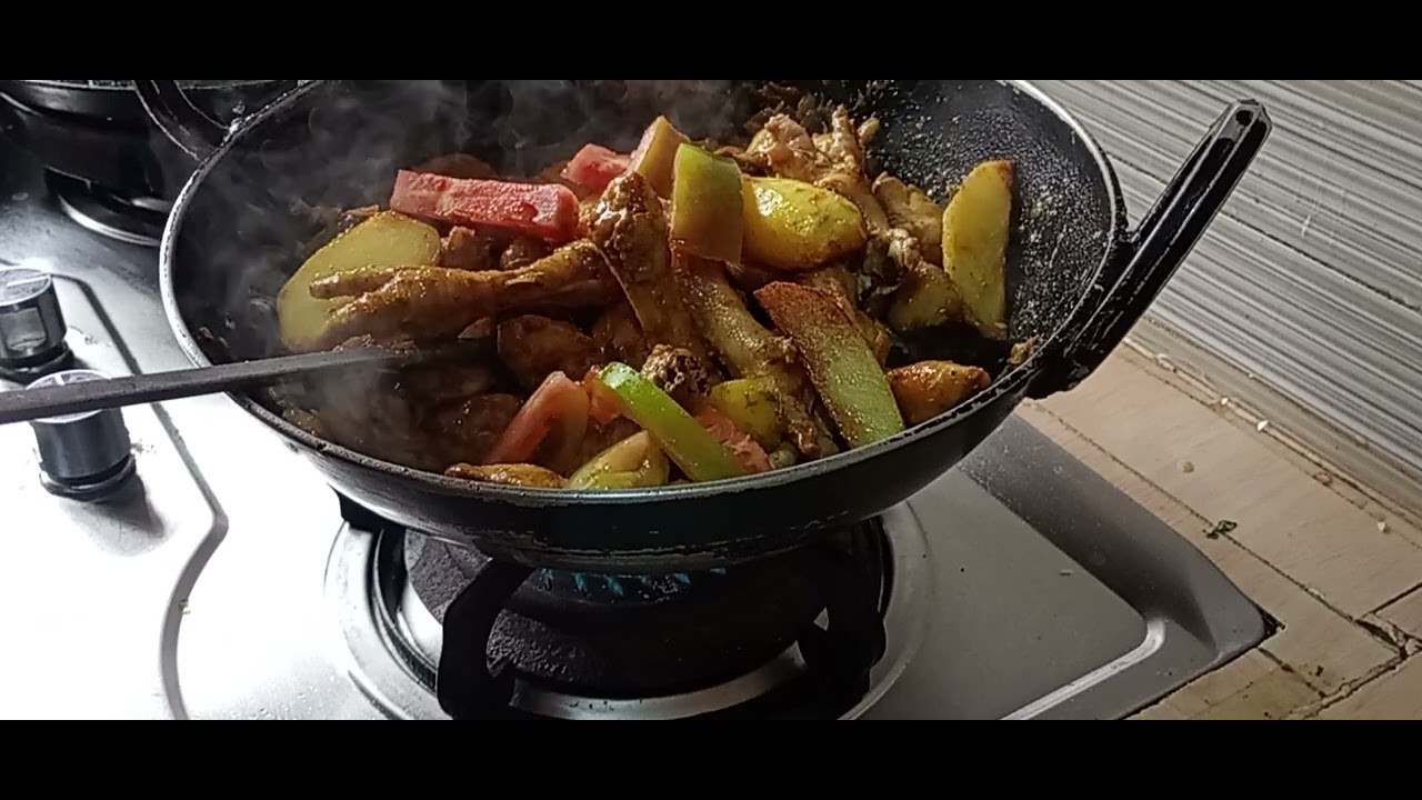 সকালবেলা মুরগি রান্না করলাম রুটি খাওয়ার জন্য 😋😋😋