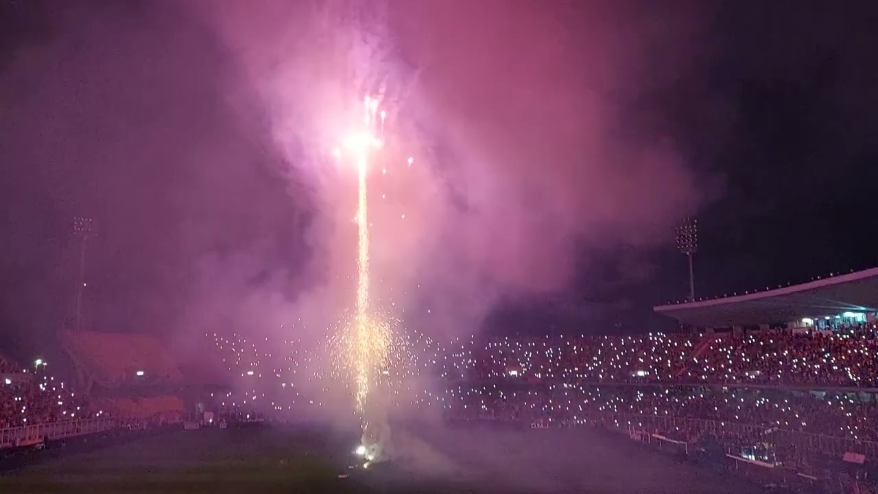 fuochi d'artificio allo stadio via del mare di Lecce (2023)