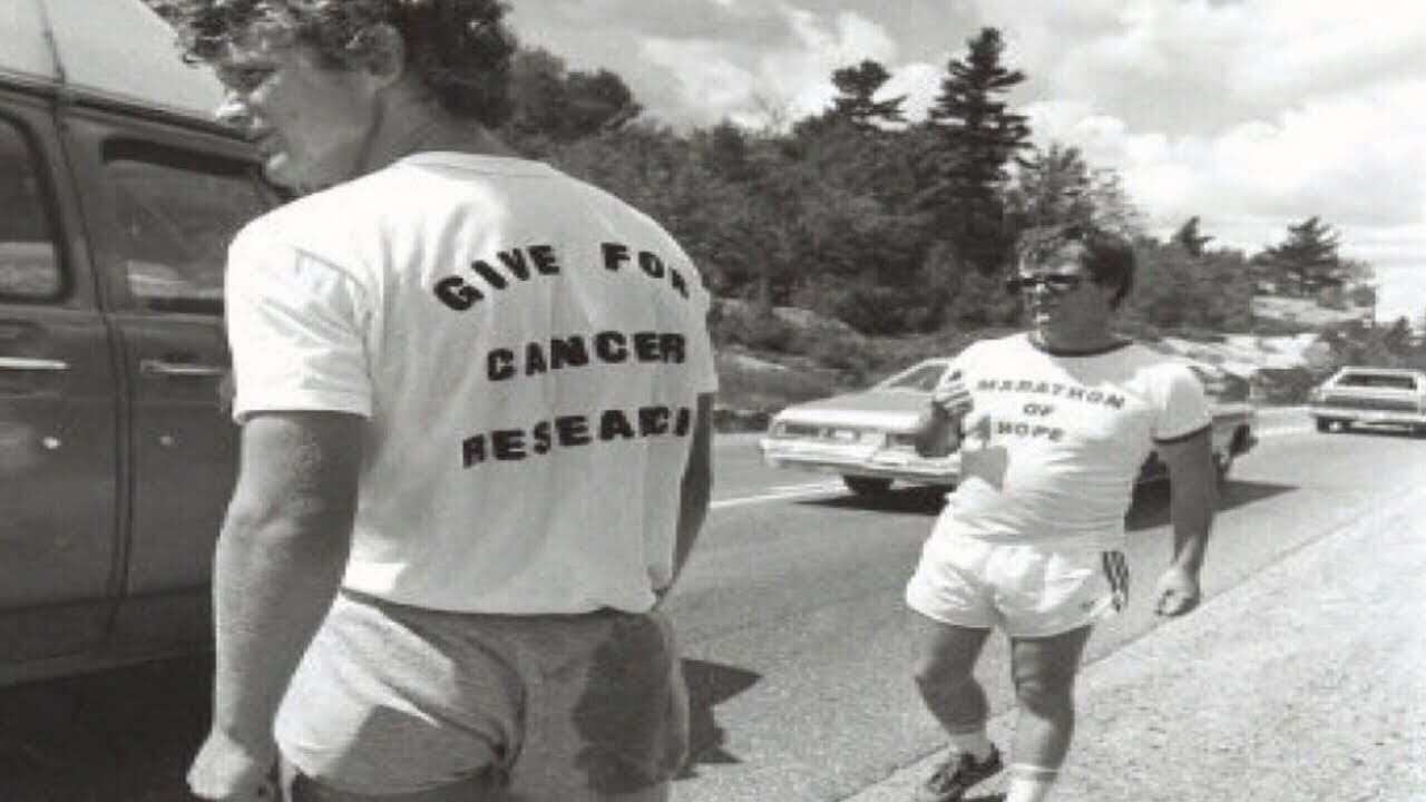 Close friend of Terry Fox visits Thunder Bay's monument