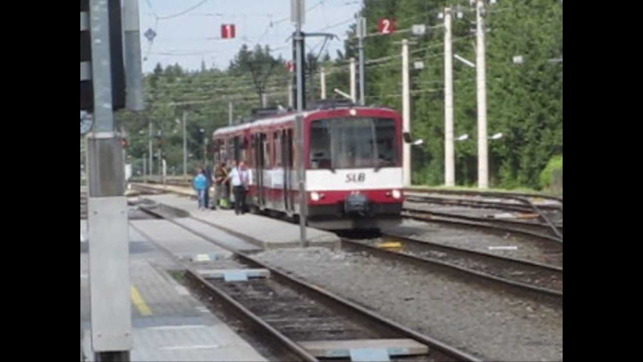 Bürmoos (Salzburger Lokalbahn) - spojení 2 souprav (protišpičkové spoje) za 20 sekund