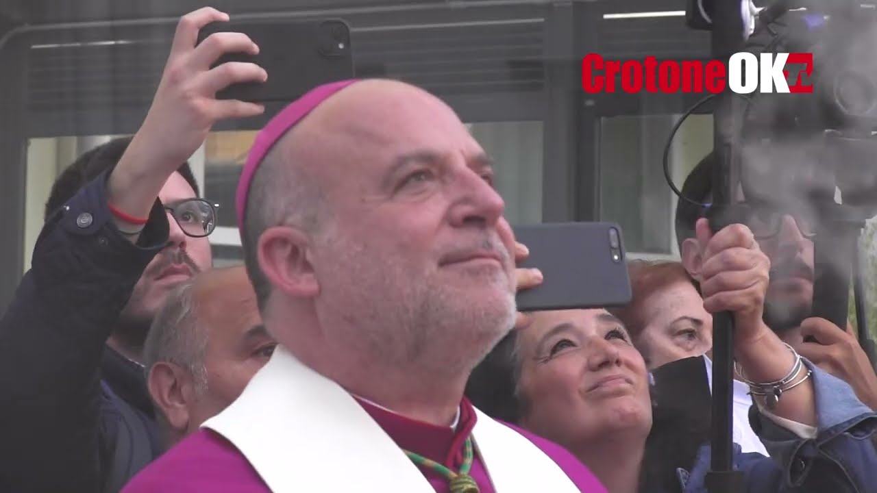Processione Madonna di Capo Colonna all'Ospedale Civile di Crotone