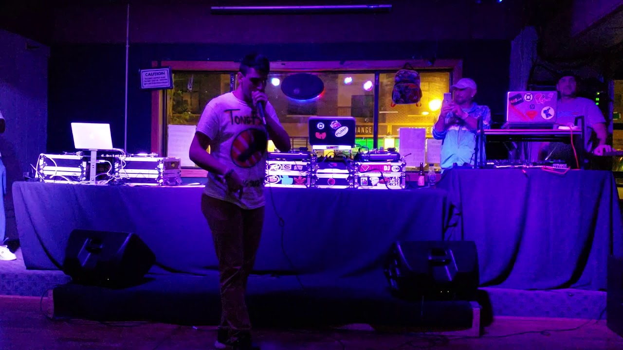 TongFx- Beatboxing at The Green Door Bar