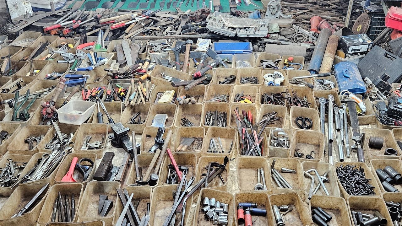 ĐỒ Nghề Bãi Giá rẻ.Líp  Ngày18/3,Móc khóa, Làm Vườn,  Khẩu, Bánh Xe, Vít bắn tôn, Nở, Đe, Búa rìu, 