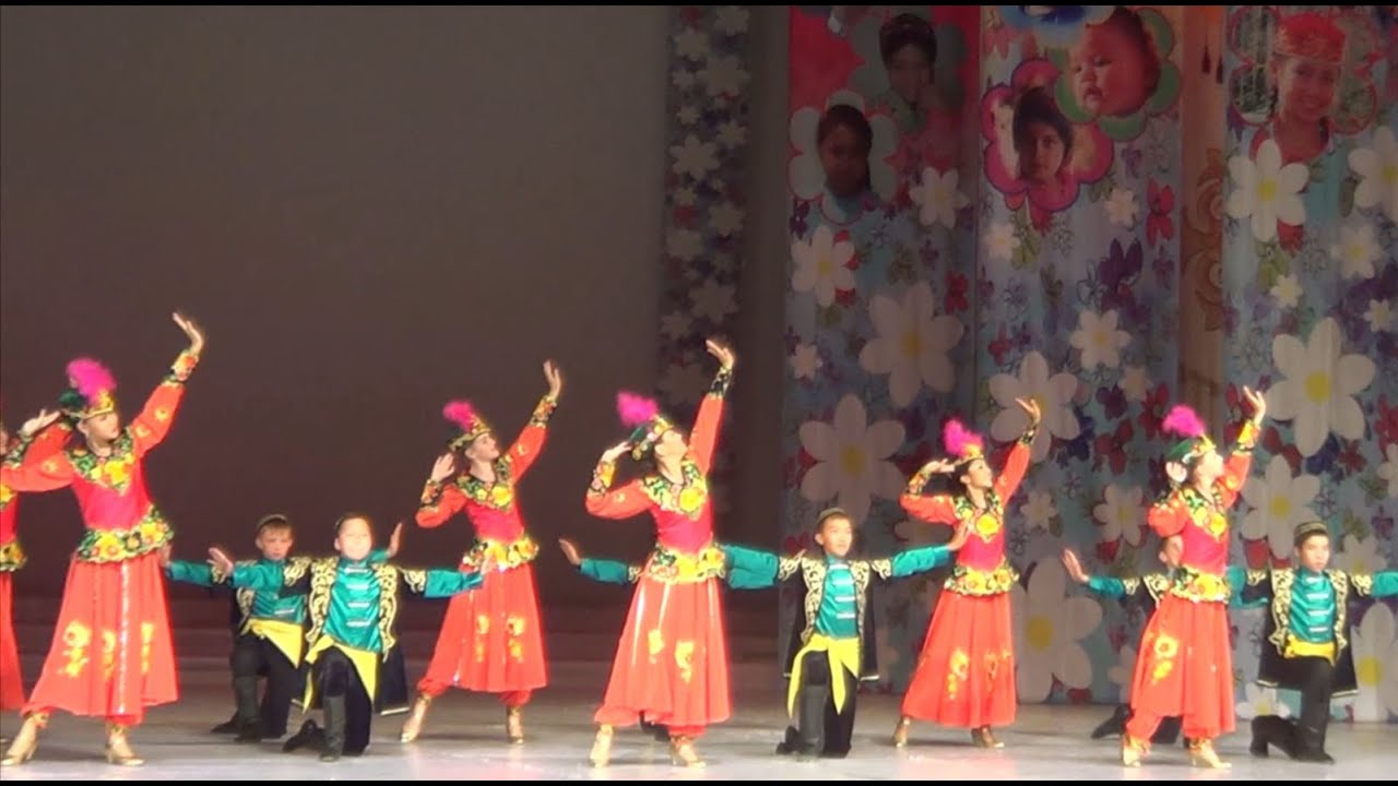 Таберик: Уйгурский танец 3 (Отчетный 2015 II отд, часть 16)