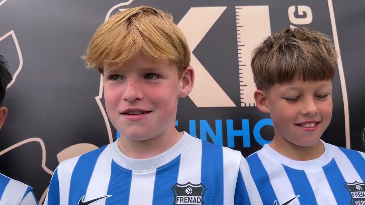 Interview og pokalløft fra podiet med U13 drengene fra Herning Fremad.