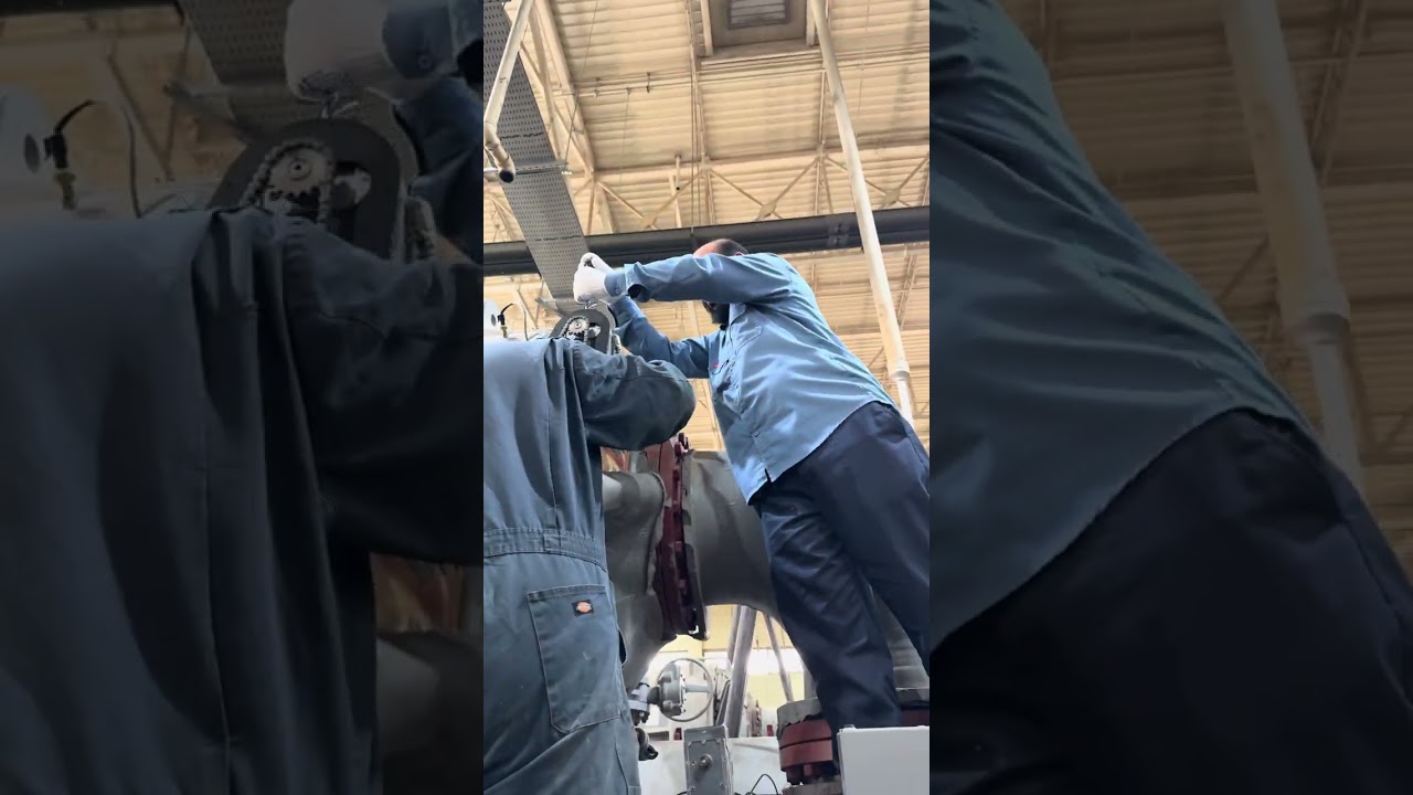 Carrier 19XR Chiller Actuator Motor Oil Leak & Replacement Step-by-Step