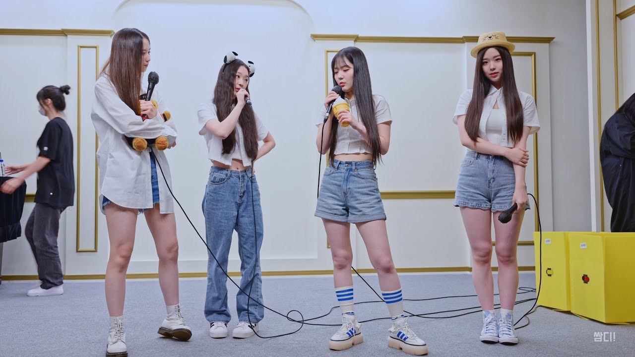 [4K] 230707 트리플에스 (tripleS KRE) 크리스탈아이즈 팬사인회 끝나고 멘트 및 포토타임 직캠 (디어마이뮤즈 팬사인회)(오아시스아트홀) #트리플에스 #tripleS