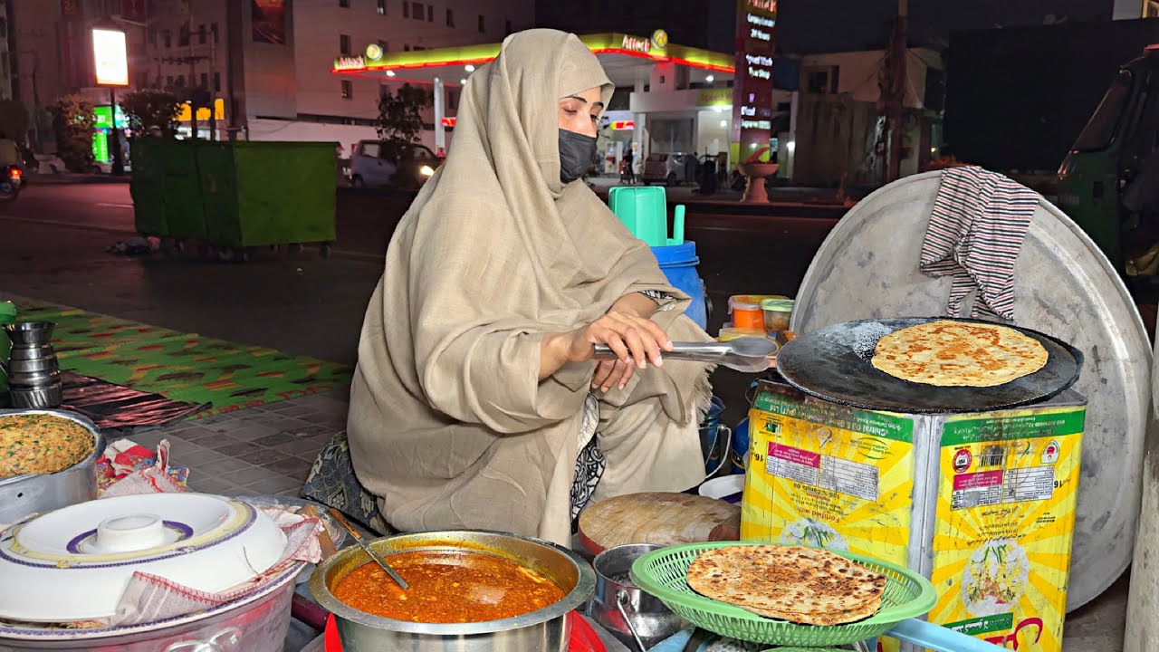 2025 😍 FEMALE ROAD SIDE DHABA | STREET FOOD IN PAKISTAN - BEST 7 STREET FOOD COLLECTION