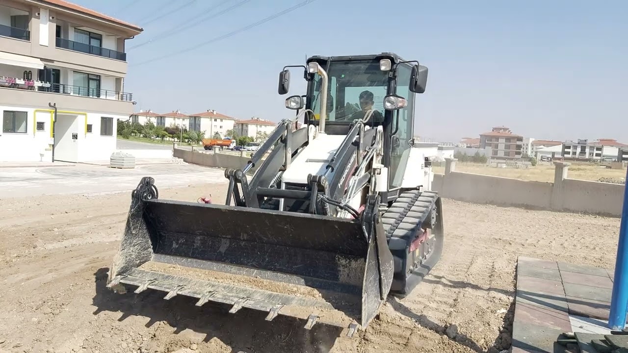 Bahçe Peyzaj Düzenleme Çalışması Hidromek 62T Mini Paletli Bekoloder