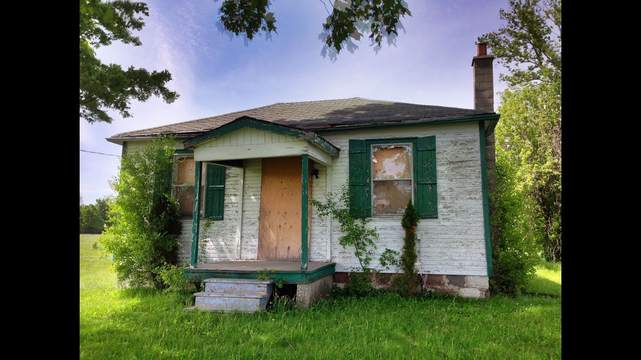 Urbex: ABANDONED BUCKLING Shuttered Shack