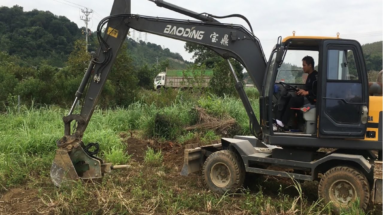 MÁY XÚC TRUNG QUỐC LẮP MŨI KHOAN VÀ ĐỤC ĐÁ || Ô TÔ VÀ MÁY XÚC
