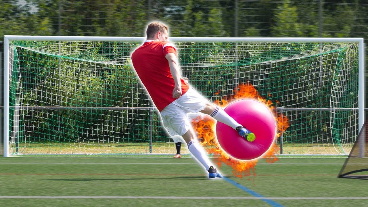 GYMNASTIKBALL FUßBALL CHALLENGE