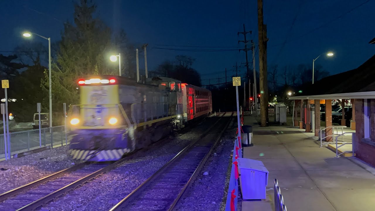 LIRR: Thursday Rush Hour Railfanning at Oakdale feat. Equipment Move