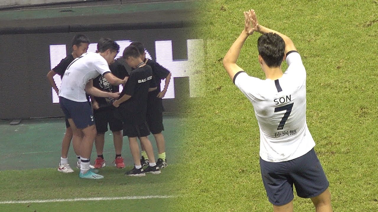 쿨다운중에 갑작스런 꼬마들의 등장 + 팬들의 나이스원쏘니~응원에 박수로 화답하는 손흥민 [토트넘 vs 맨유] 상하이 190725 - 톱데일리(Topdaily)