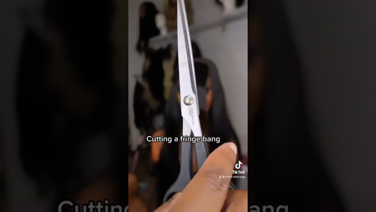 Cutting fringe bang