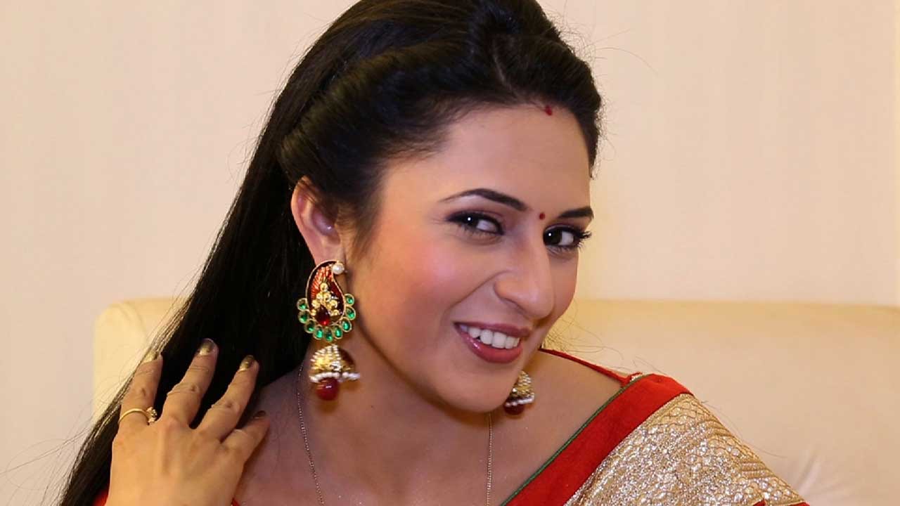 Divyanka Tripathi Gift Segment