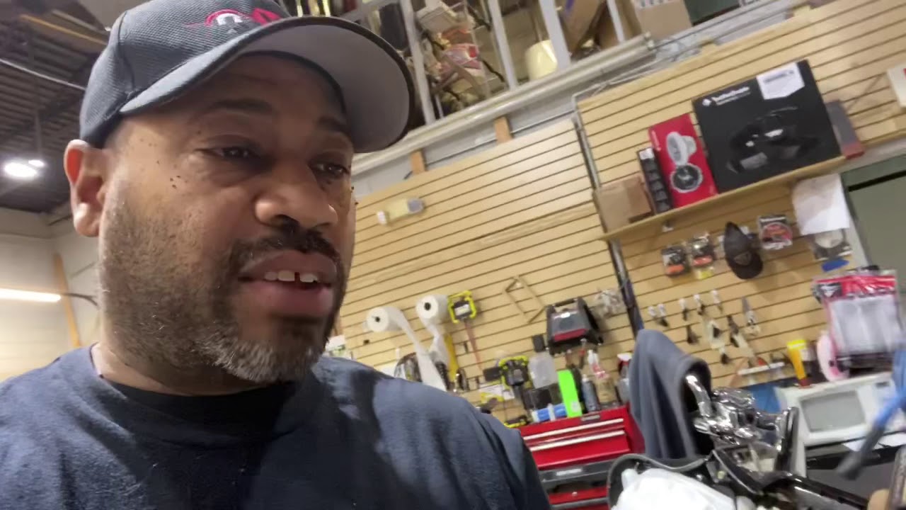 Harley Davidson Street Glide wiring rescue part 1 ( The little amp that tried )