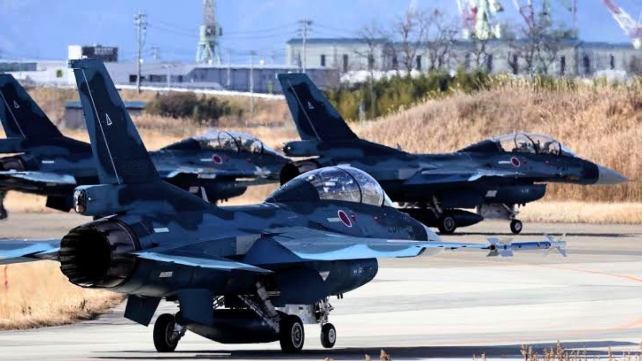 Japan Air Self Defence Force | Preparations For a Japanese F-2 Fighter Jet Attack&mdash;Takeoff