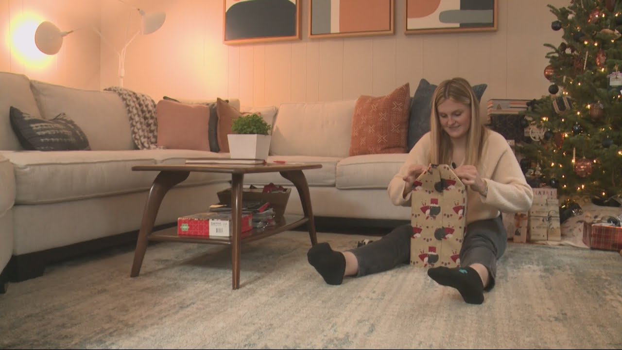 Local high school student starts gift wrapping business this holiday season
