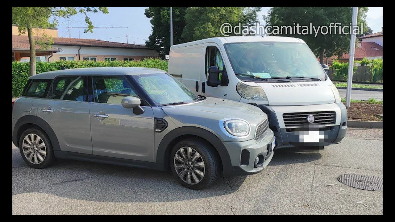 Idiots in Cars Italy "Furboni al Volante" Dashcam Idiots Fail Compilation 22.11.2024