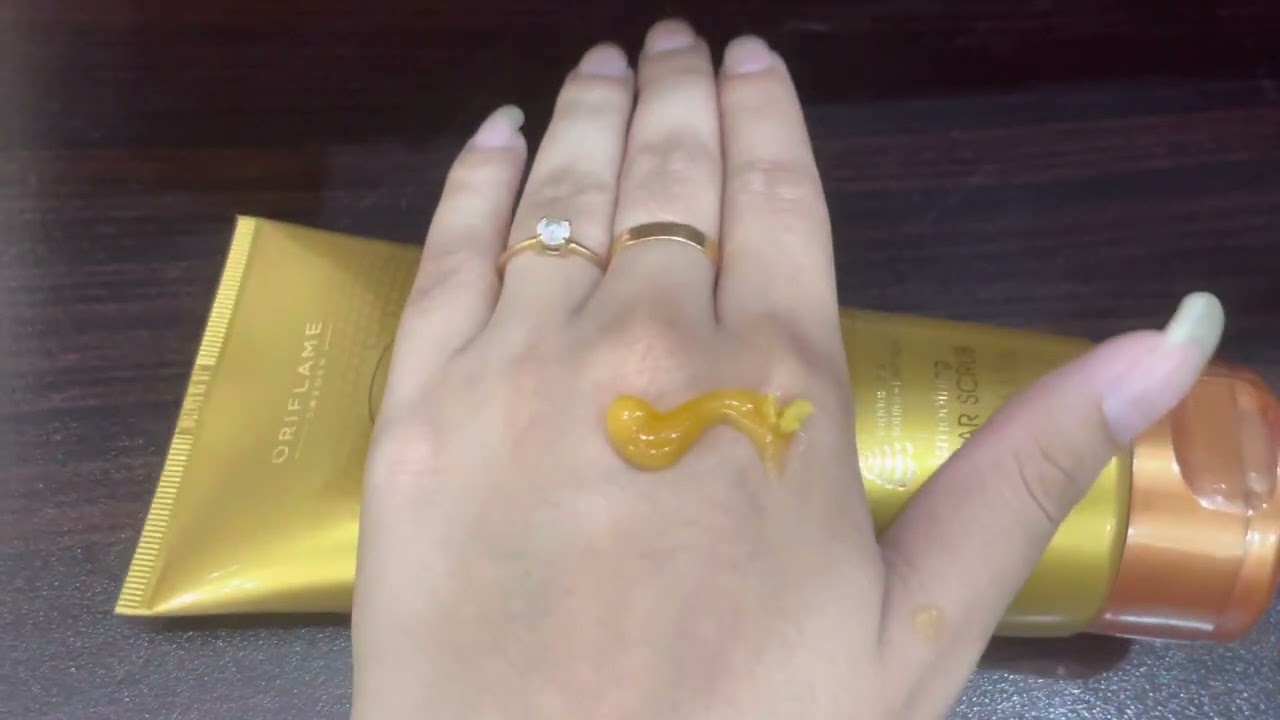 How to use Milk and Honey Gold Sugar  Scrub in in easy way by Director Rabail