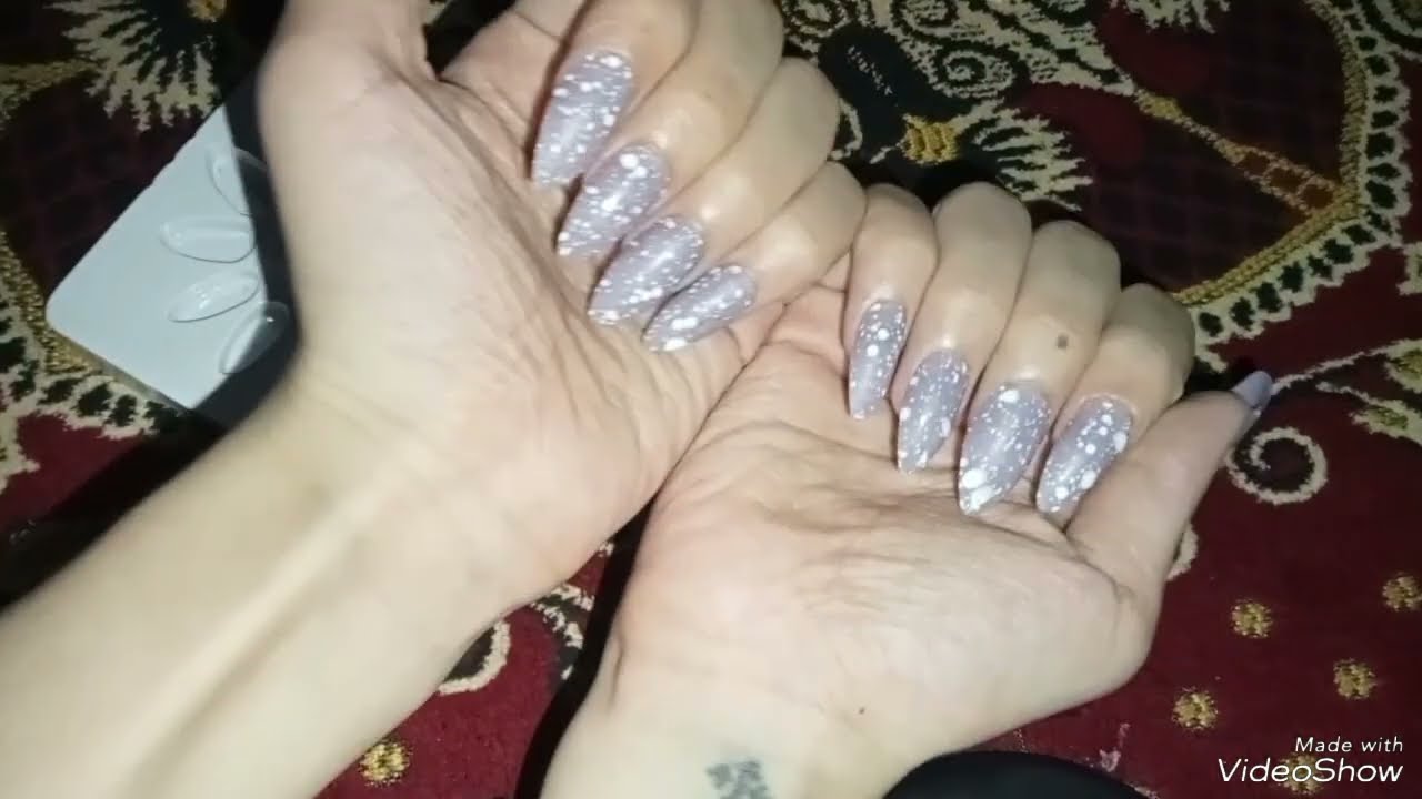 ركبت اظافر ومش عارفه اتعامل بيها 😅🥰😜💅🏻💅🏻