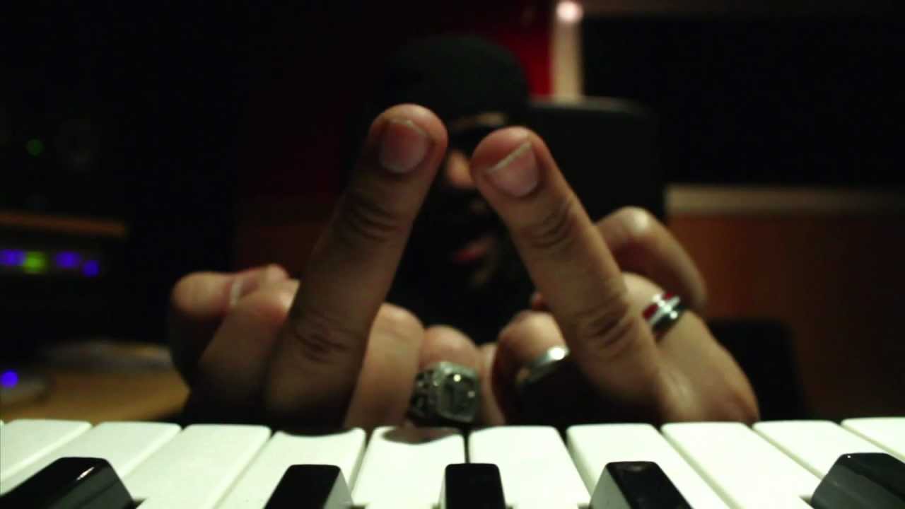 MC Amin - El Thawra Mostamera _ الثورة مستمرة