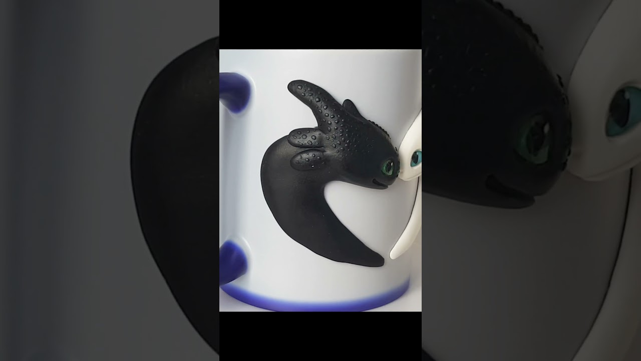 Blue Chameleon Mug Toothless and Light Fury 