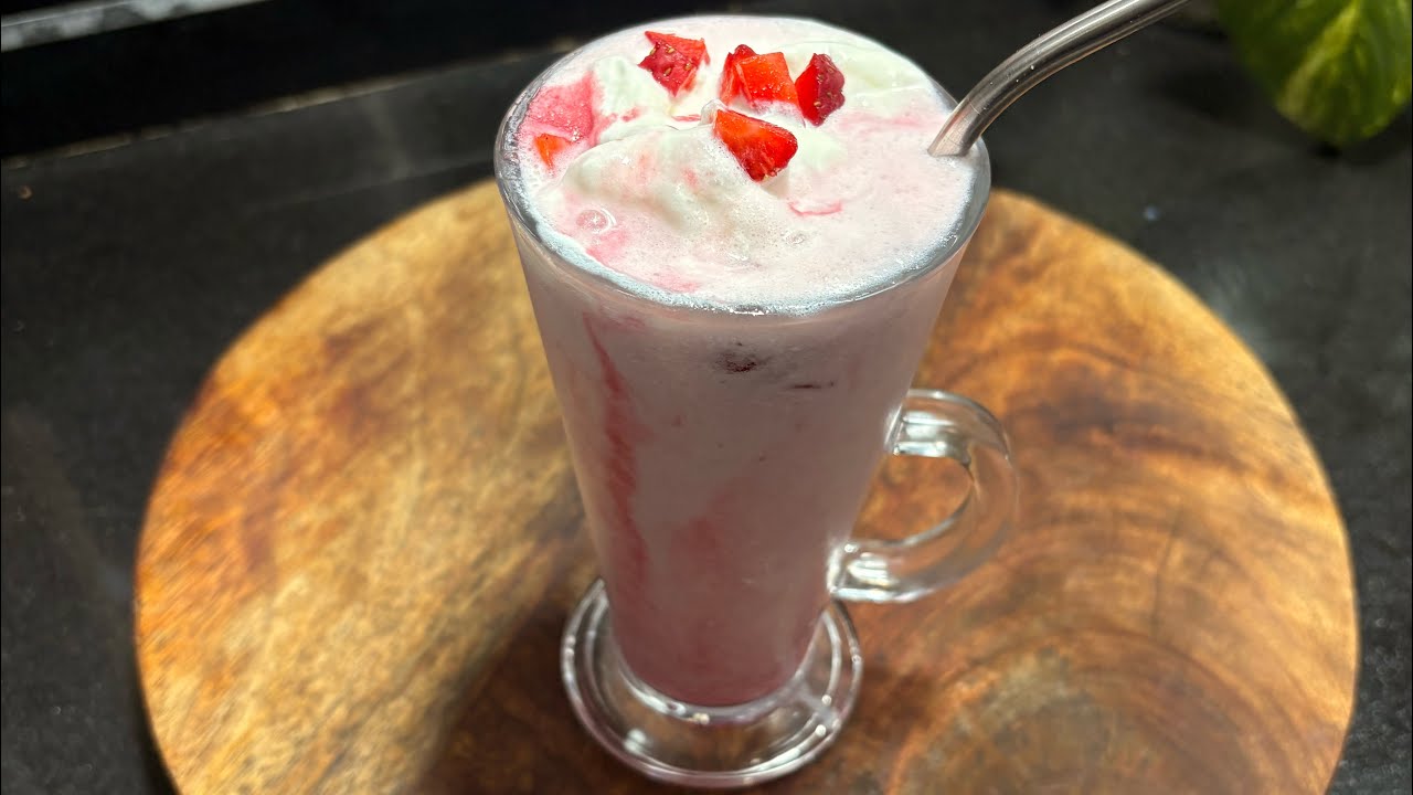 Strawberry milkshake recipe | pura testy restaurant jaisa | aur￼ easy itna ki bache bhi bana le