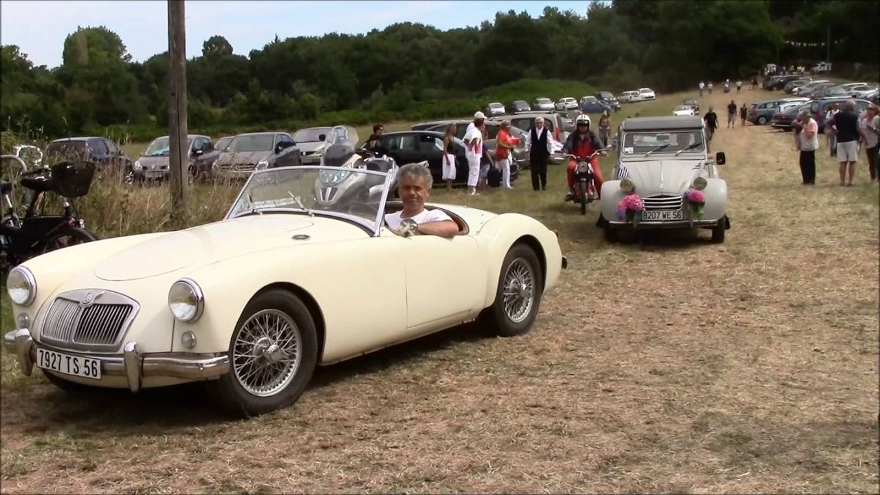 Fête des battages à Baden - Défilé ânes et voitures à Kergonano - 2 août 2015
