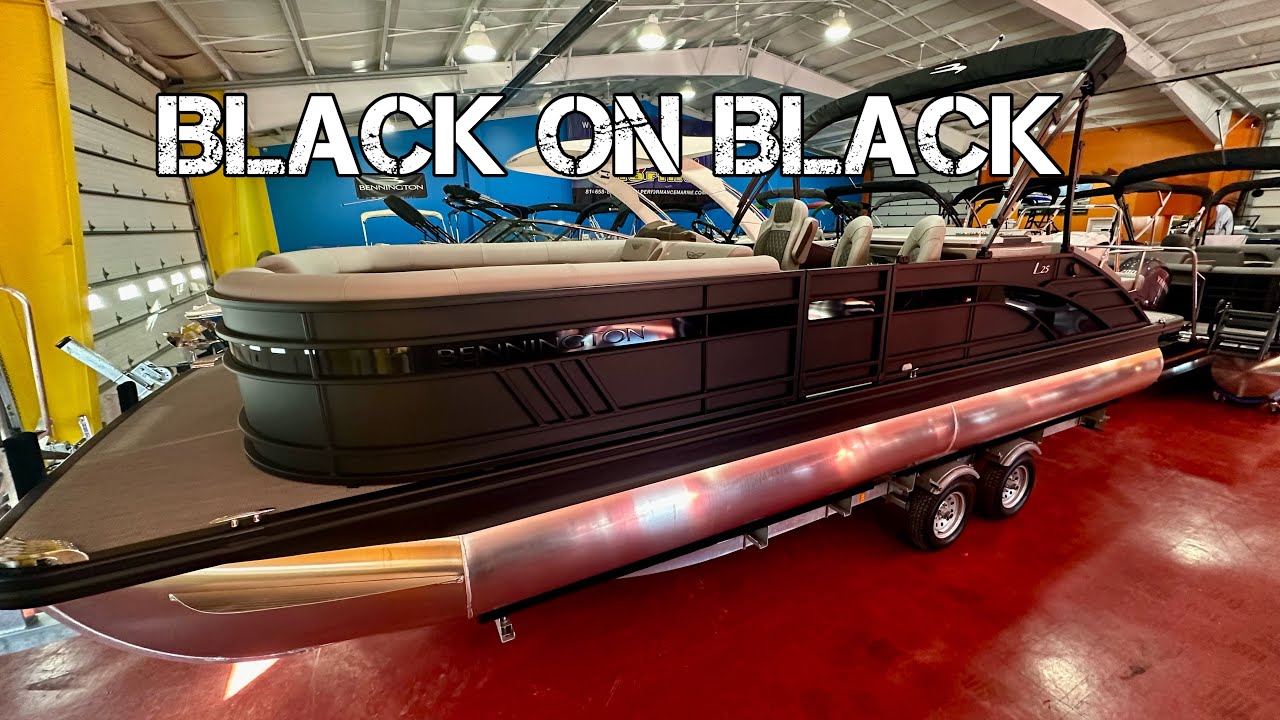 2024 Bennington Tri-Toon in Matte Black w/Yamaha Digital 300HP #raystownlake #lakelife #pontoon