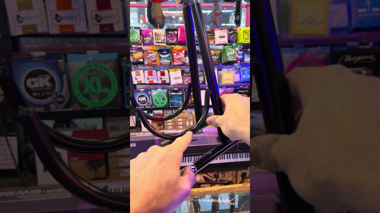 Soporte Guitarra Bajo de Piso, plegable sku:65049 consultas al w-app 9-11-5257-0001 