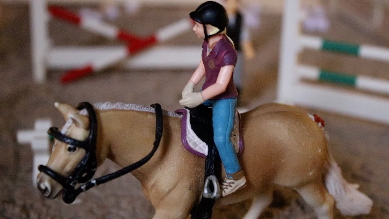 A Pony for Christmas - Original Schleich Short Film