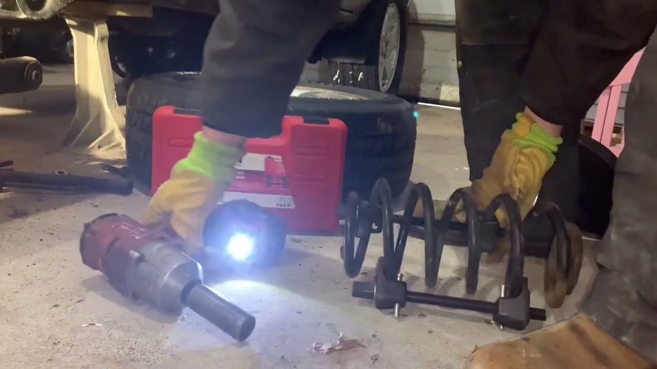 SPRING COMPRESSOR REVIEW - “Harbor Freight”Macpherson @lew908c
