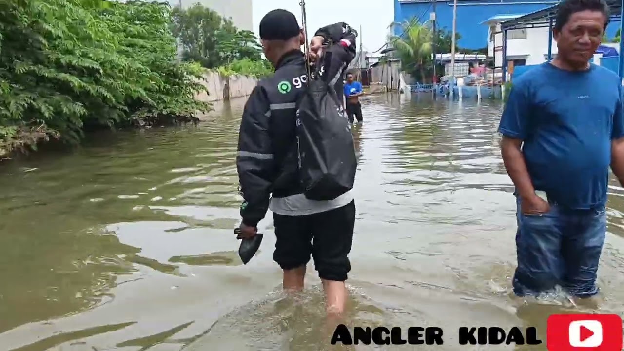 Banjir Muara baru depan gapura❗❗Tetap gassken mancing🎣🎣