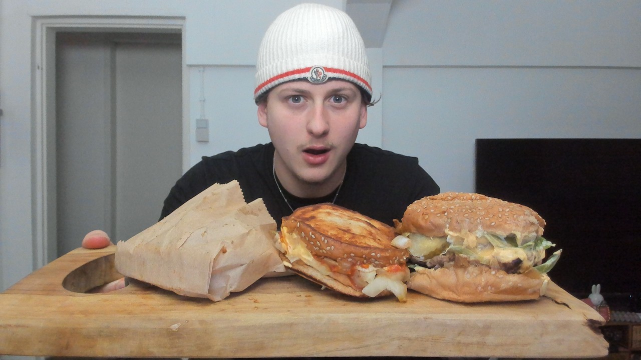 ASMR EATING Five Guys *cheese burger, Cajun style-fries and patty melt*