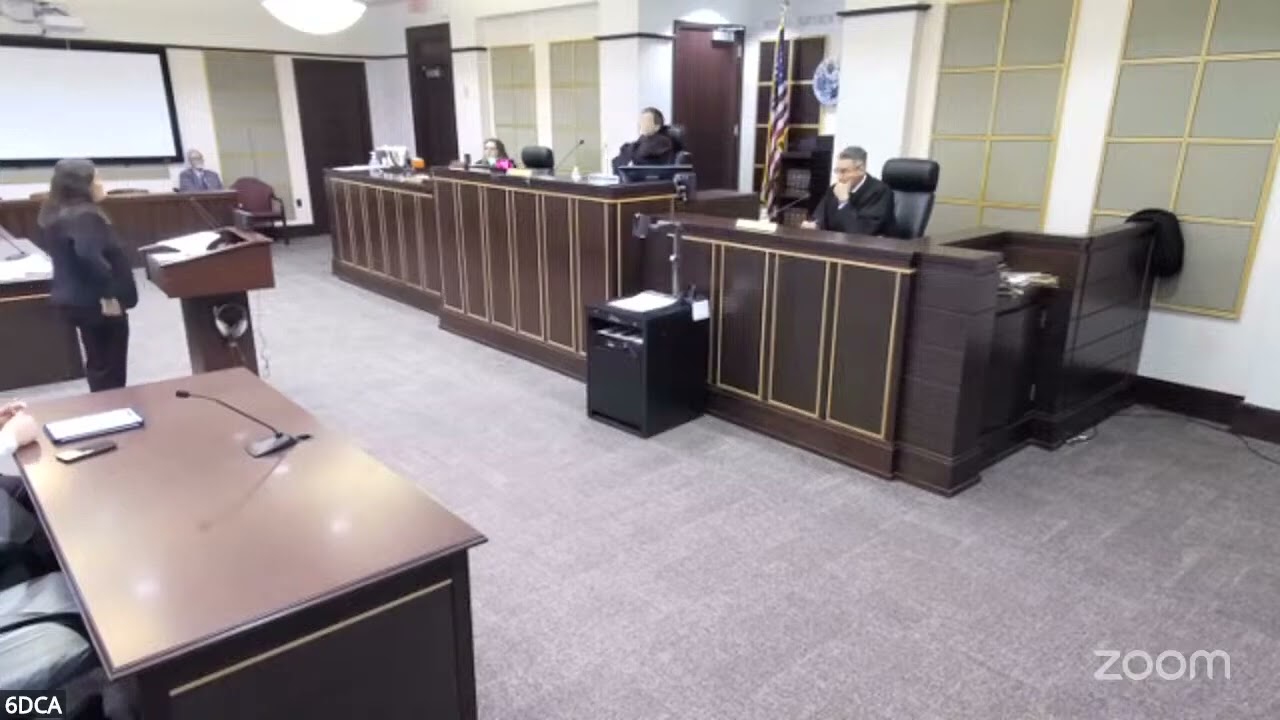 Суд отклонил показания эксперта накануне начала процесса, что вызвало дебаты о предвзятости и нед...